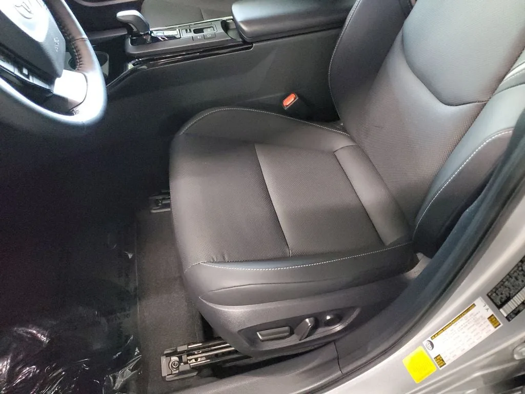 2024 Toyota Prius XLE photo 20