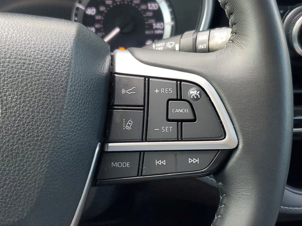 2024 Toyota Highlander XLE photo 27