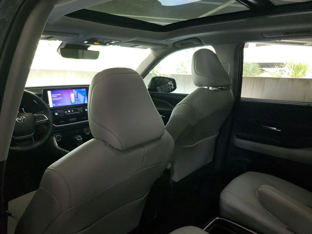 2025 Toyota Grand Highlander Hybrid XLE photo 15