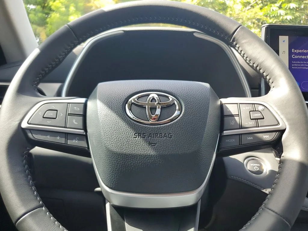 2026 Toyota Highlander Hybrid XLE photo 26