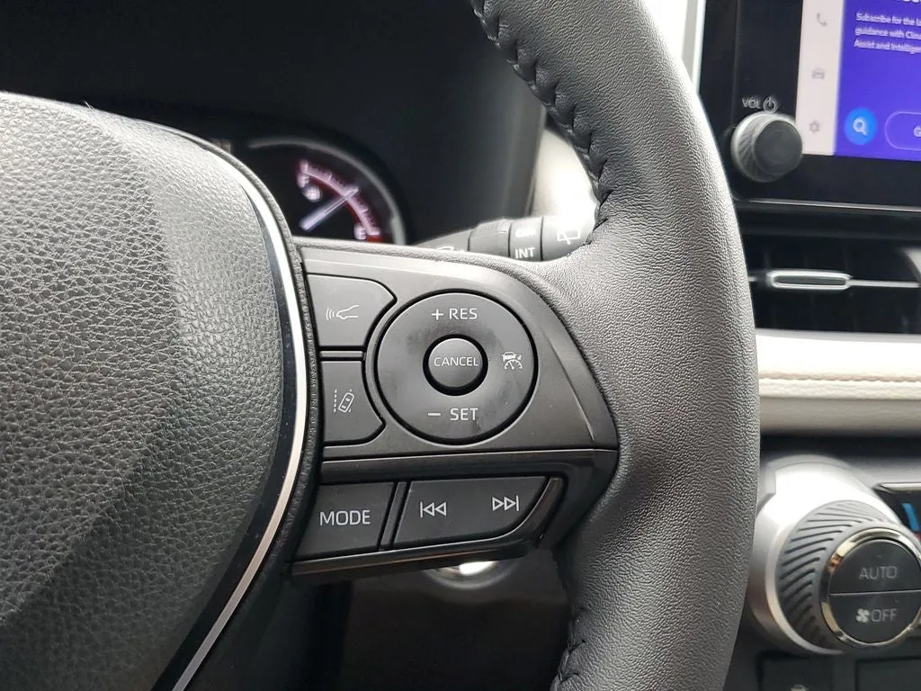 2024 Toyota RAV4 XLE Premium photo 26