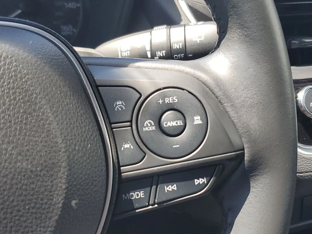 2023 Toyota Corolla Cross Hybrid SE photo 24