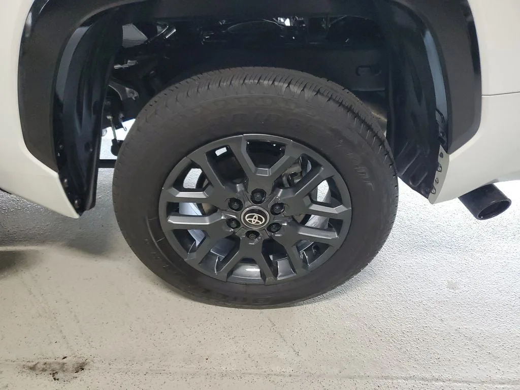2026 Toyota Tundra Platinum photo 7
