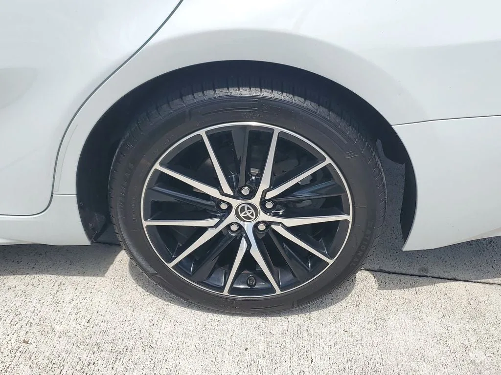 2023 Toyota Camry SE photo 7