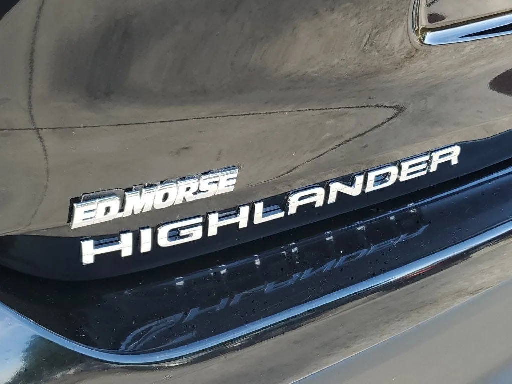 2024 Toyota Highlander XLE photo 8