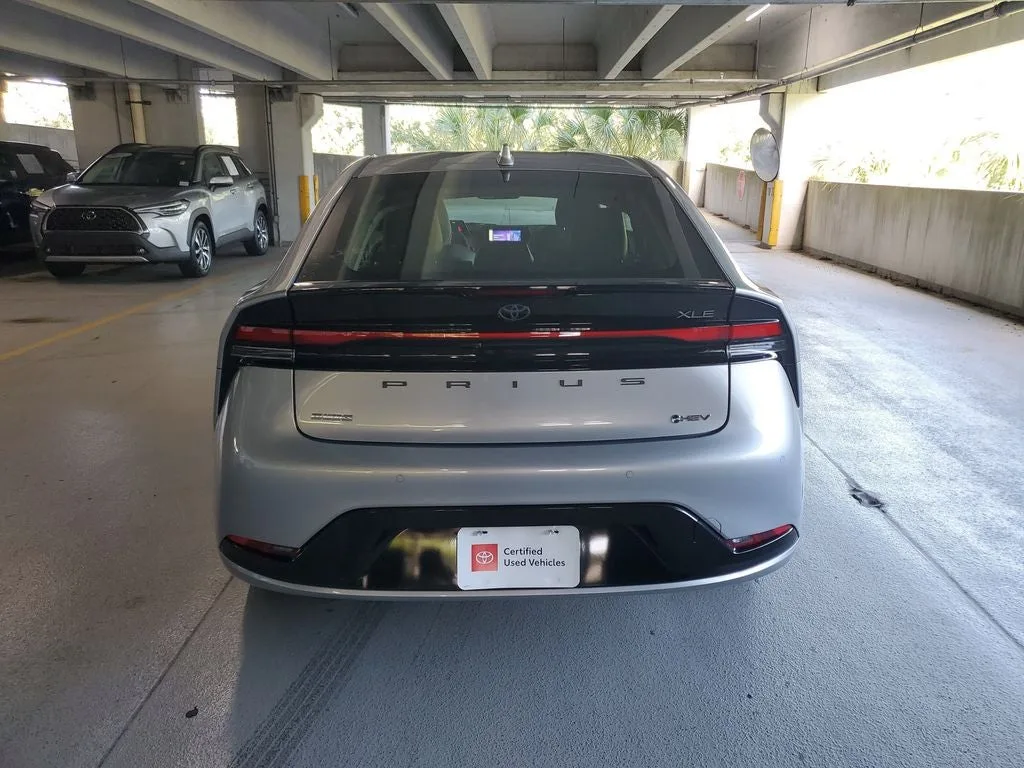 2024 Toyota Prius XLE photo 5