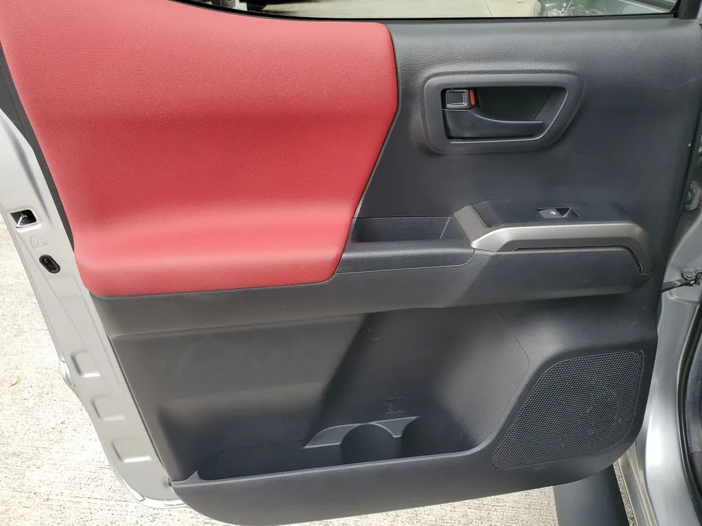 2023 Toyota Tacoma SR5 V6 photo 11