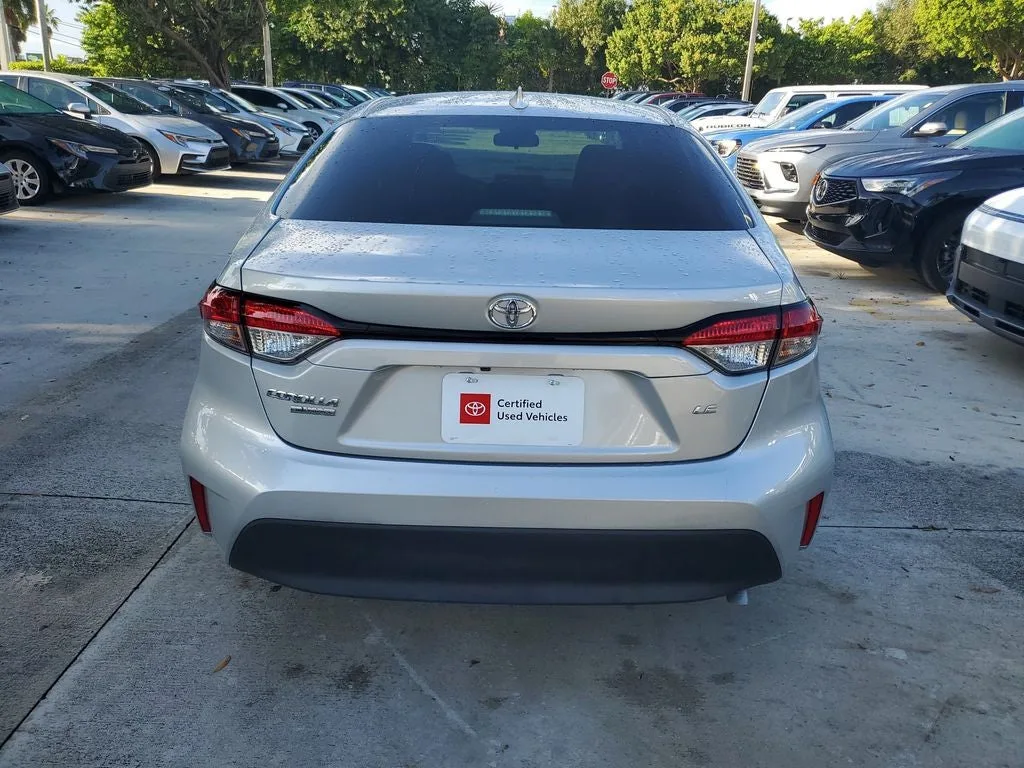 2025 Toyota Corolla LE photo 5