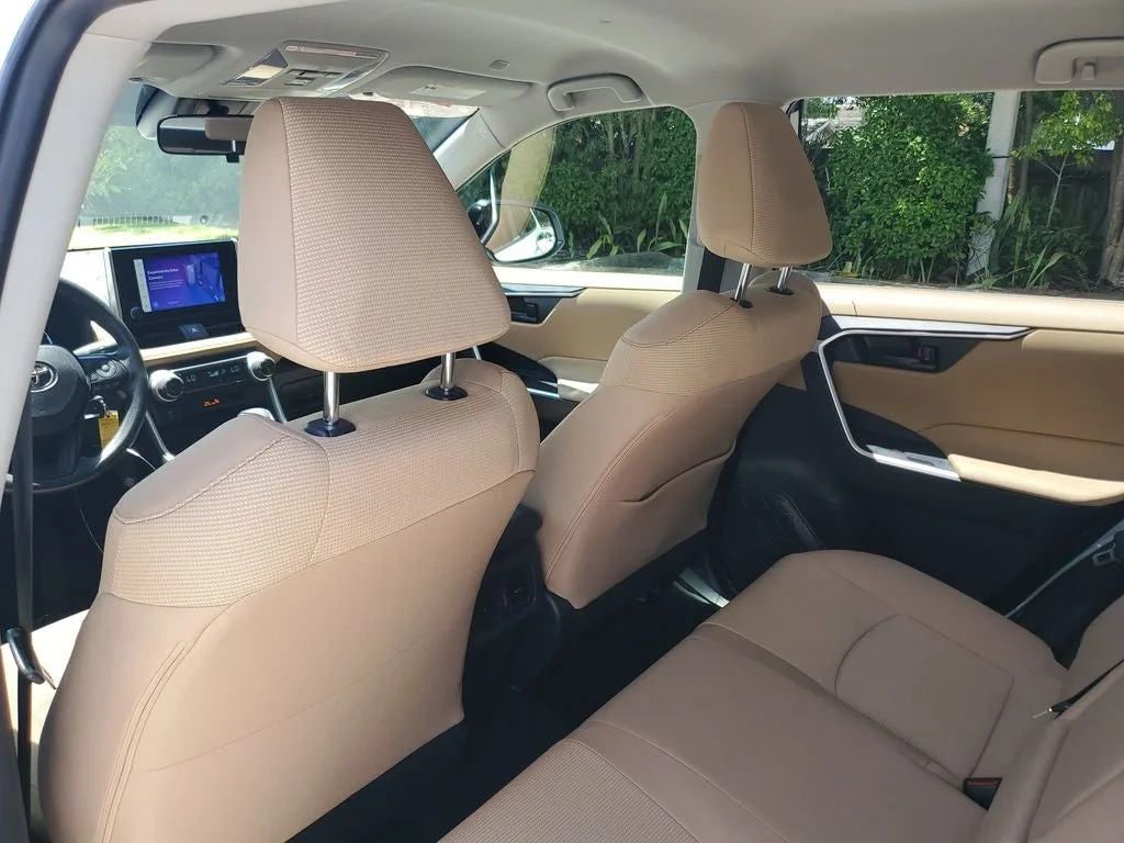 2025 Toyota RAV4 Hybrid LE photo 13