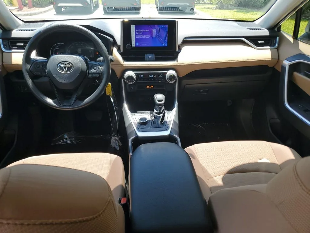 2025 Toyota RAV4 Hybrid LE photo 15