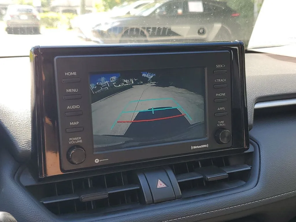 2021 Toyota RAV4 LE photo 27