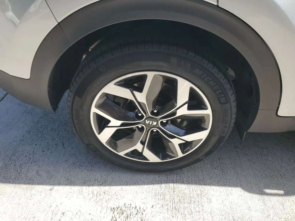 2021 Kia Sportage EX photo 7