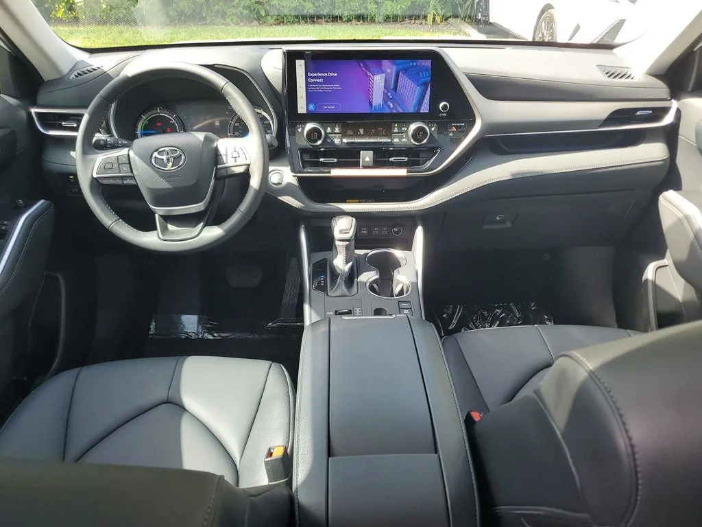 2026 Toyota Highlander Hybrid XLE photo 18