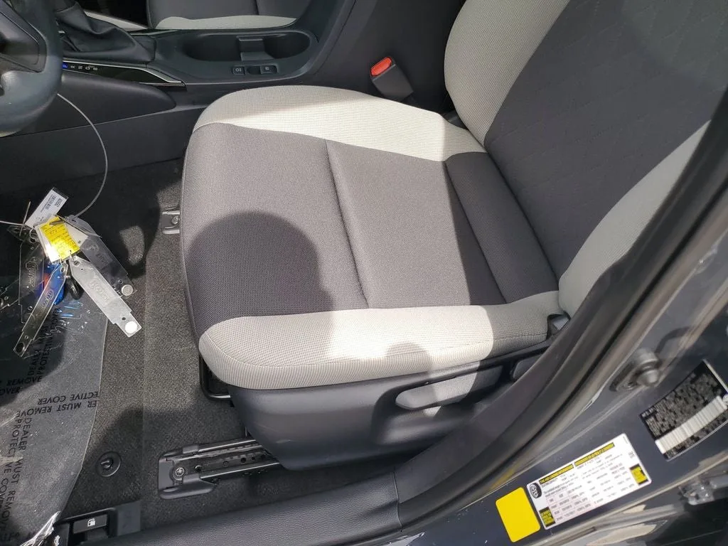 2025 Toyota Corolla LE photo 20