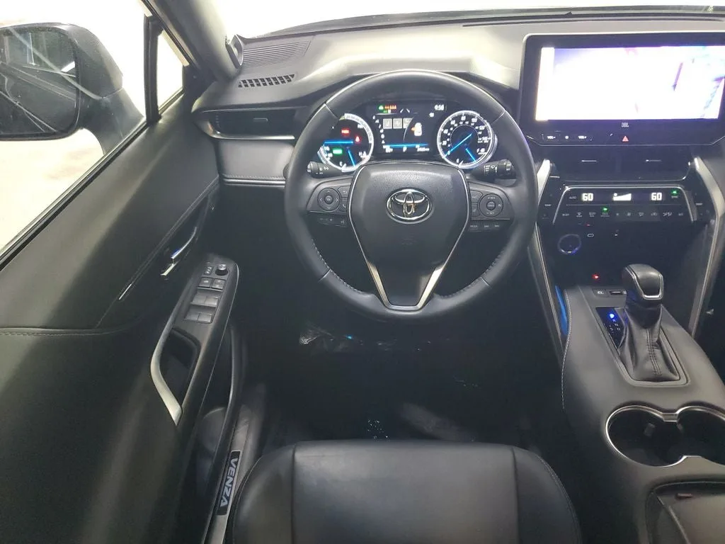 2023 Toyota Venza XLE photo 15