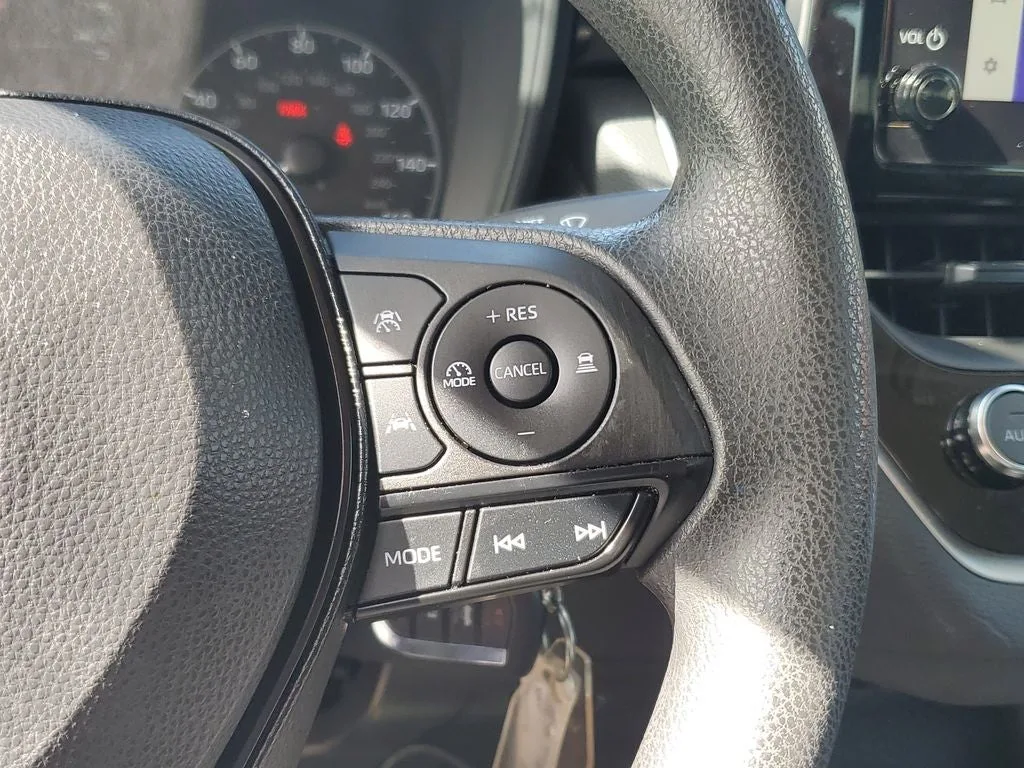 2023 Toyota Corolla LE photo 24