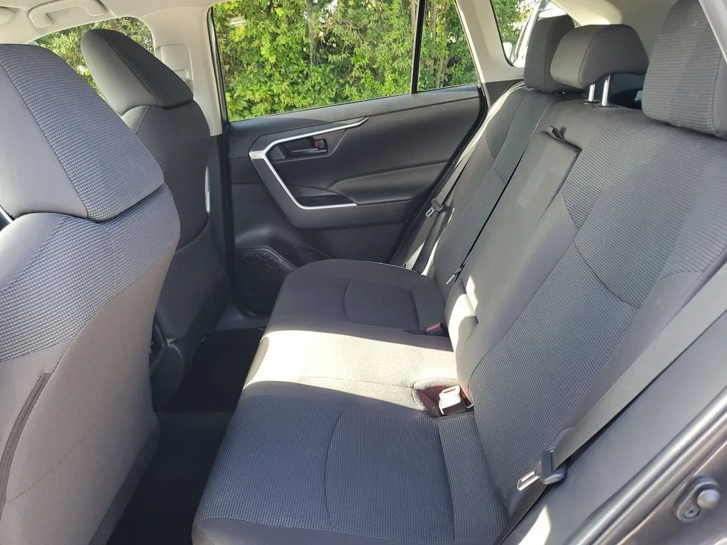 2024 Toyota RAV4 LE photo 11