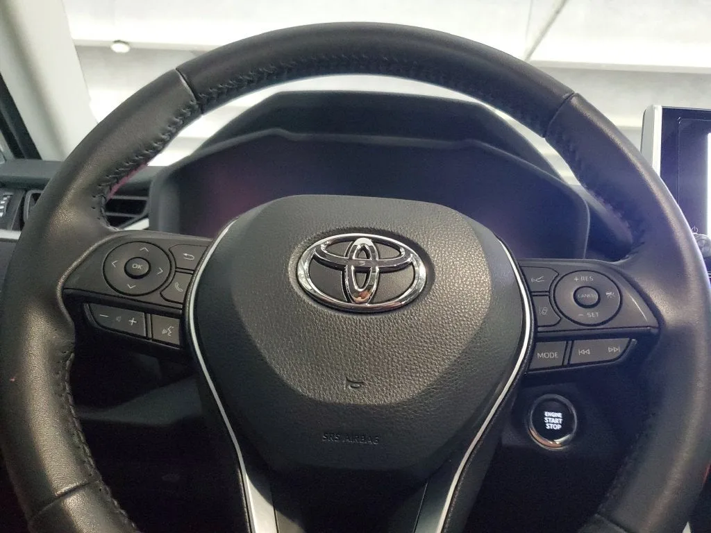 2024 Toyota RAV4 XLE Premium photo 23