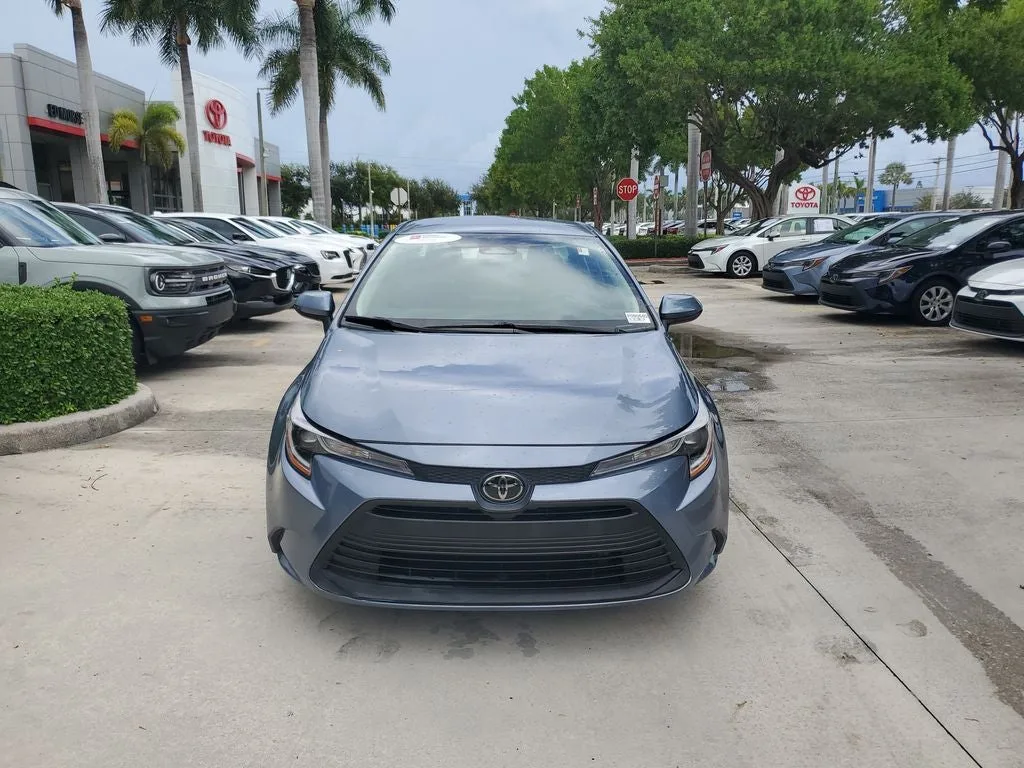 2024 Toyota Corolla LE photo 2