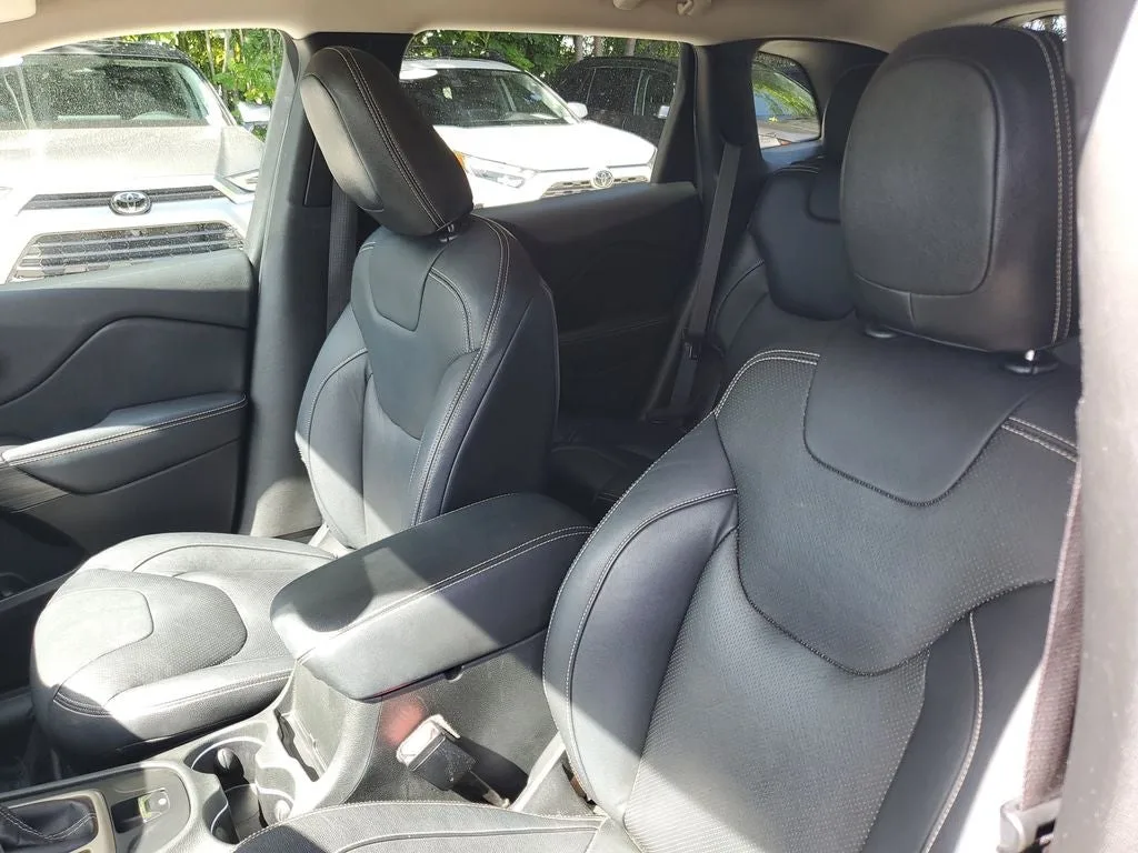 2015 Jeep Cherokee Latitude photo 19