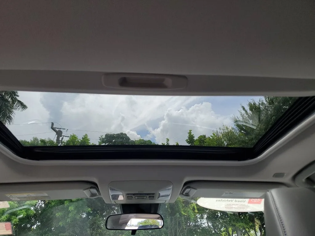 2023 Toyota RAV4 XLE Premium photo 15