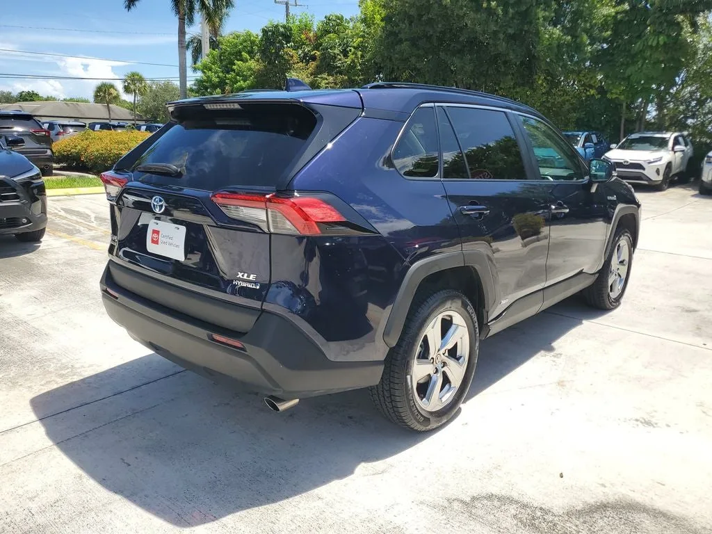 2021 Toyota RAV4 Hybrid XLE Premium photo 4