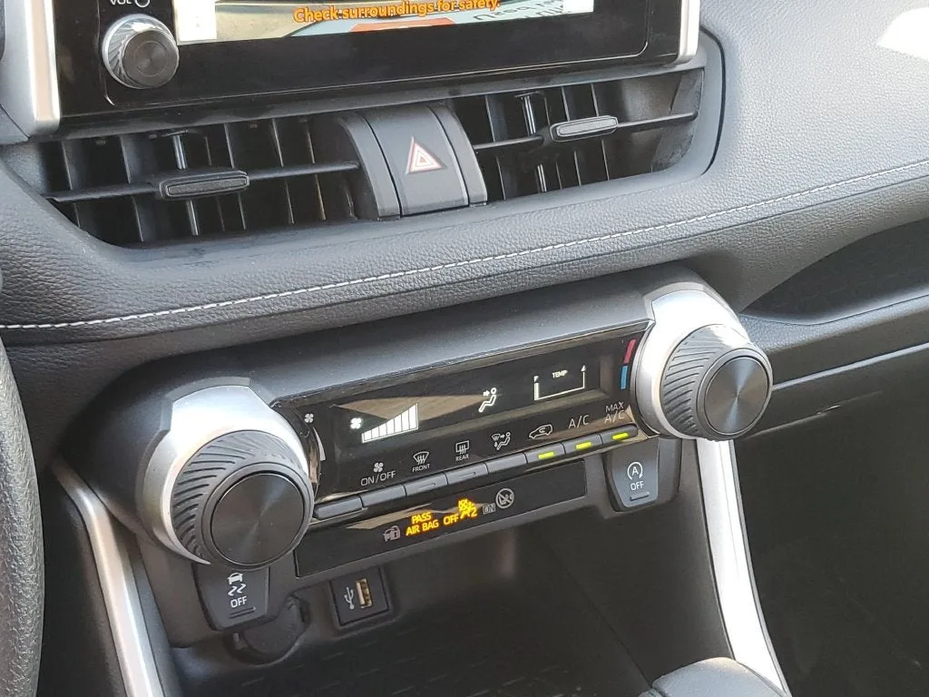 2024 Toyota RAV4 LE photo 28