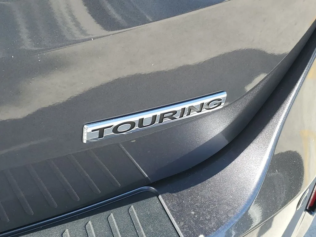 2025 Honda Odyssey Touring photo 9