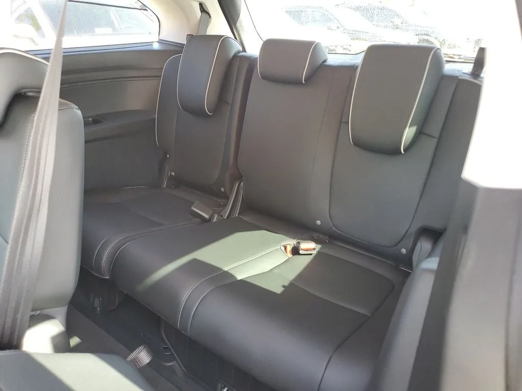 2025 Honda Odyssey Touring photo 12
