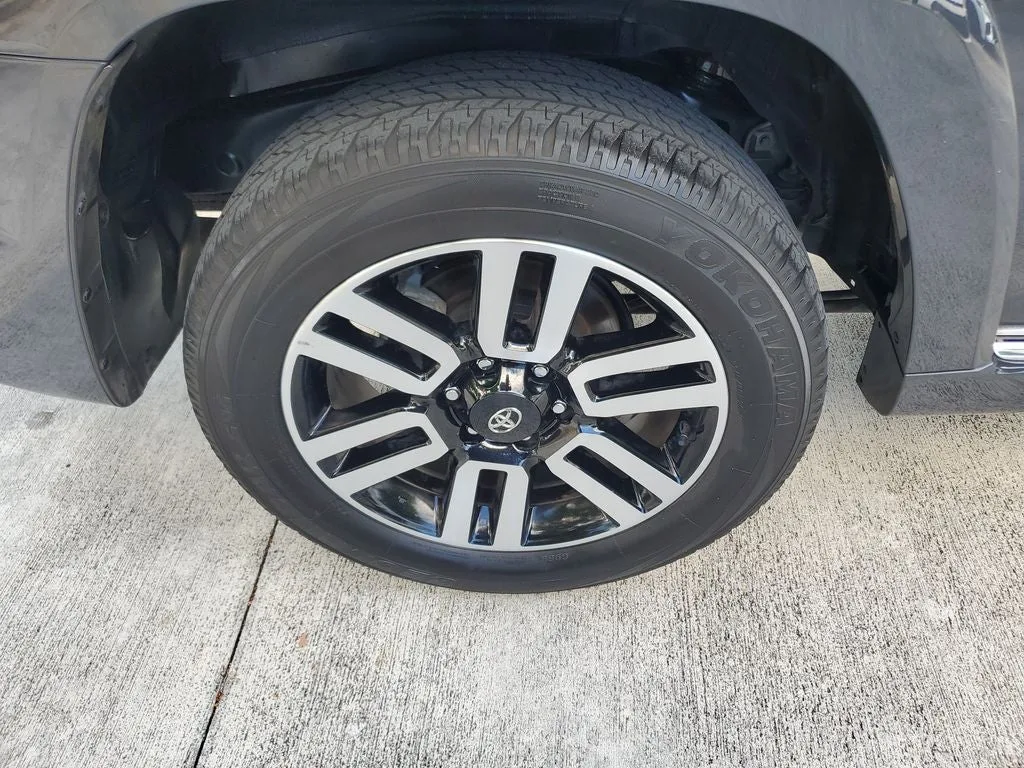 2024 Toyota 4Runner Limited photo 7