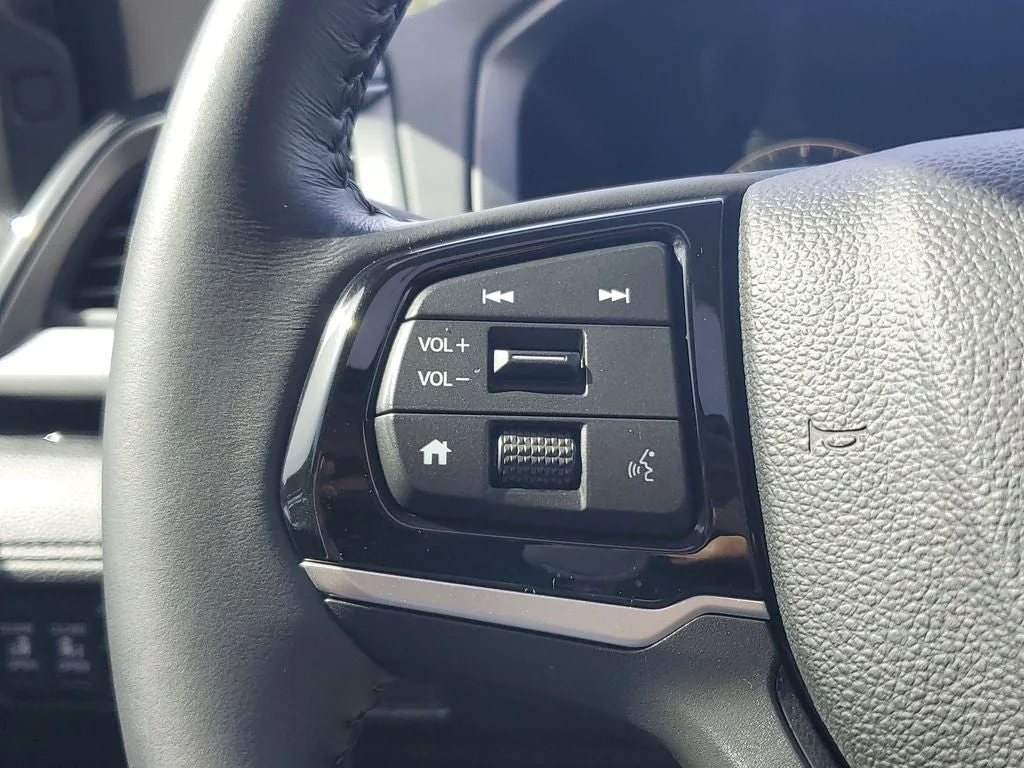 2025 Honda Odyssey Touring photo 25