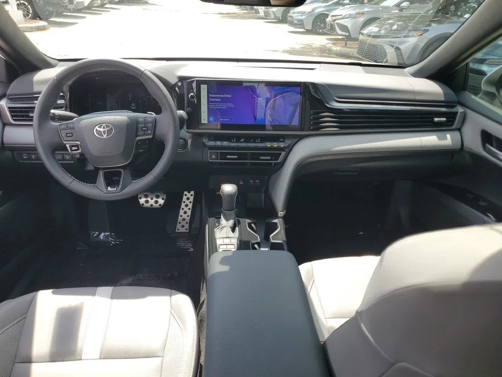 2025 Toyota Camry SE photo 15