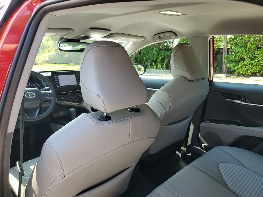 2023 Toyota Camry SE photo 11
