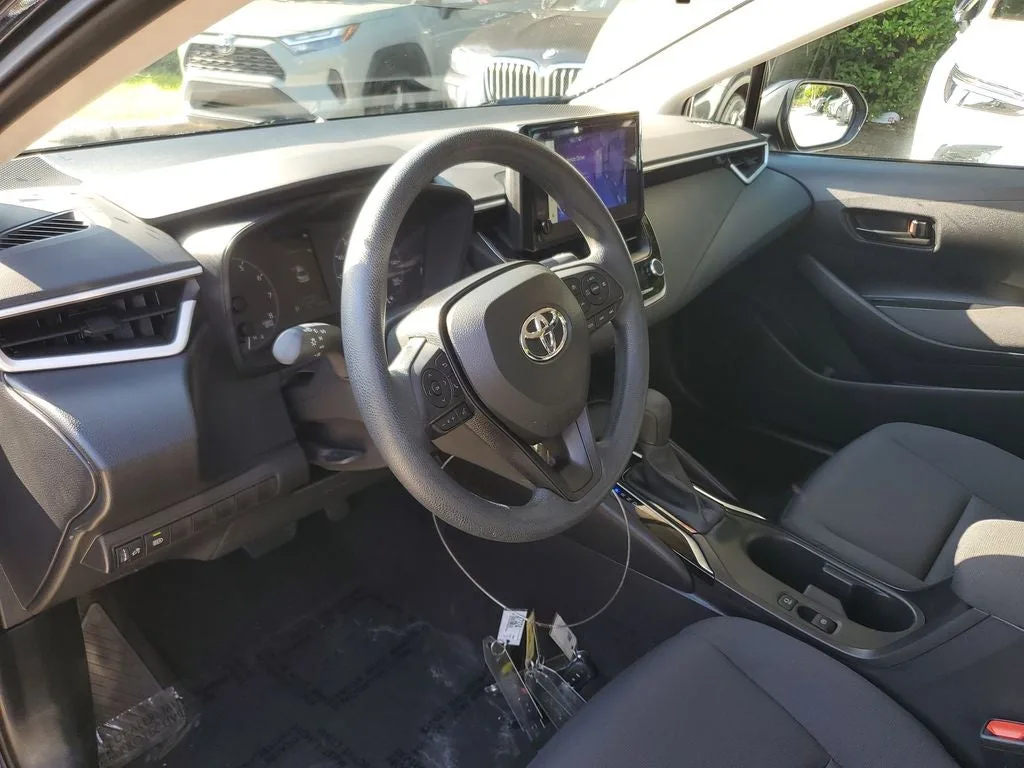 2025 Toyota Corolla LE photo 20