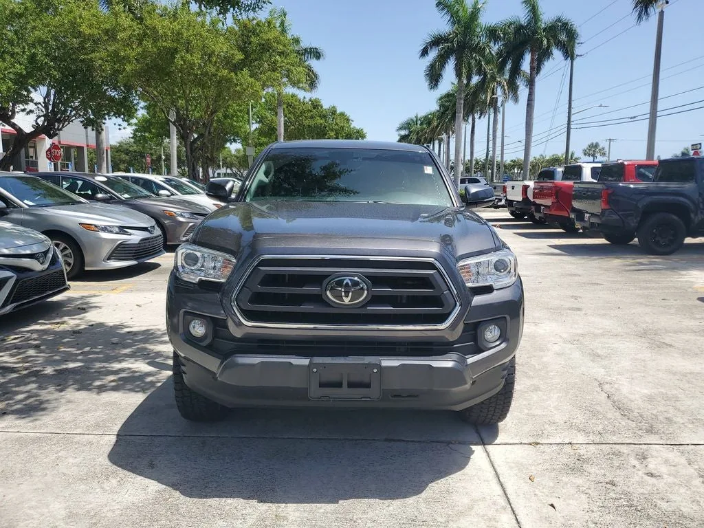 2023 Toyota Tacoma SR5 V6 photo 2