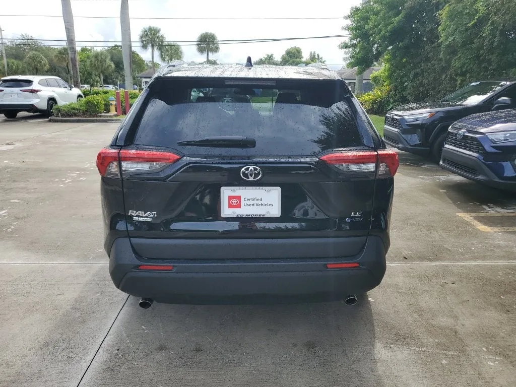 2025 Toyota RAV4 Hybrid LE photo 5