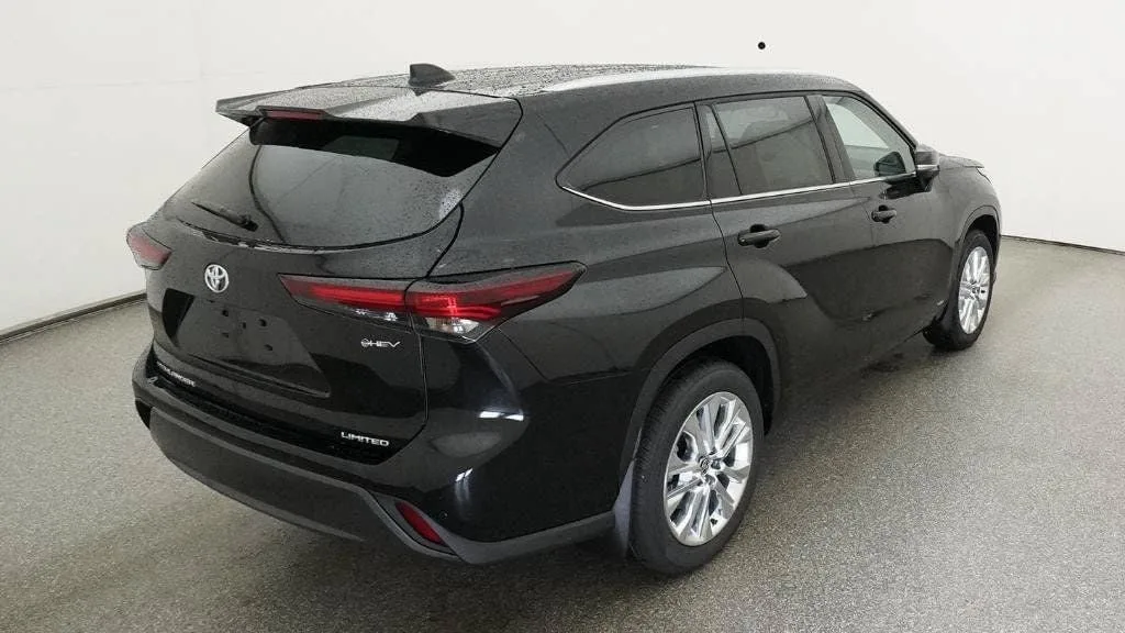 2026 Toyota Highlander Hybrid Limited photo 8