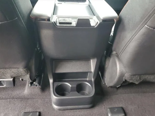 2022 Toyota Sienna XSE 7 Passenger photo 19