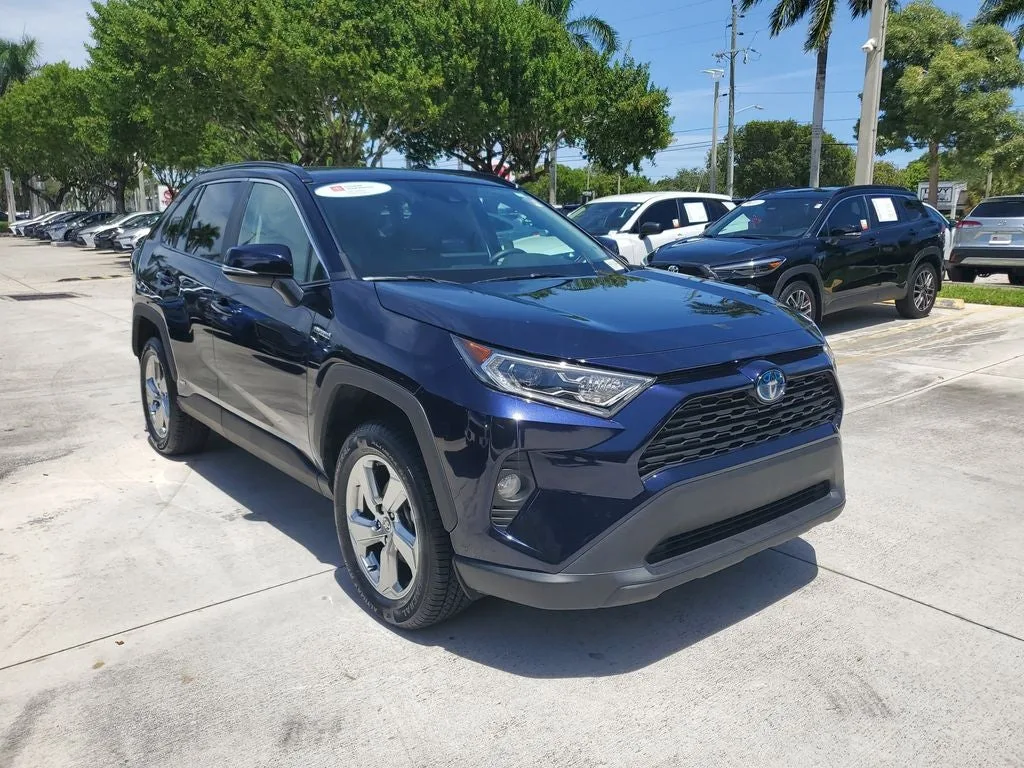 2021 Toyota RAV4 Hybrid XLE Premium photo 3