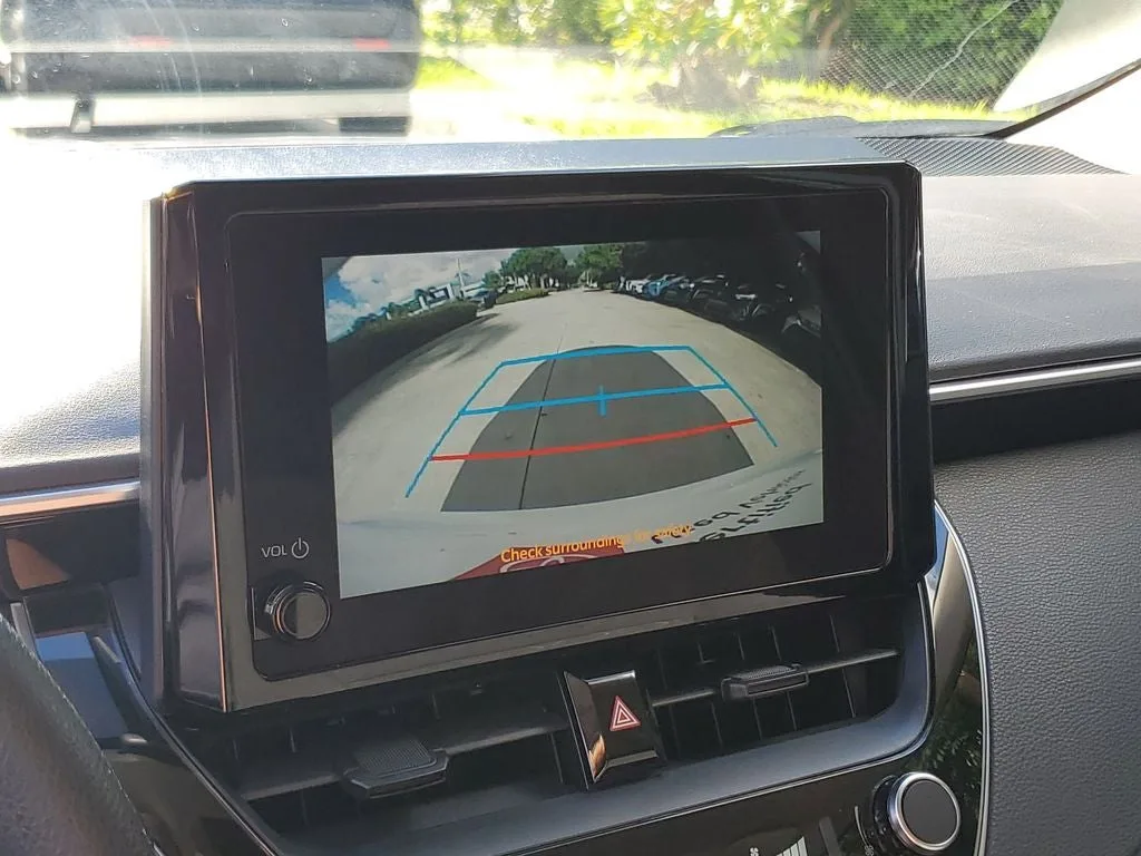 2024 Toyota Corolla LE photo 27