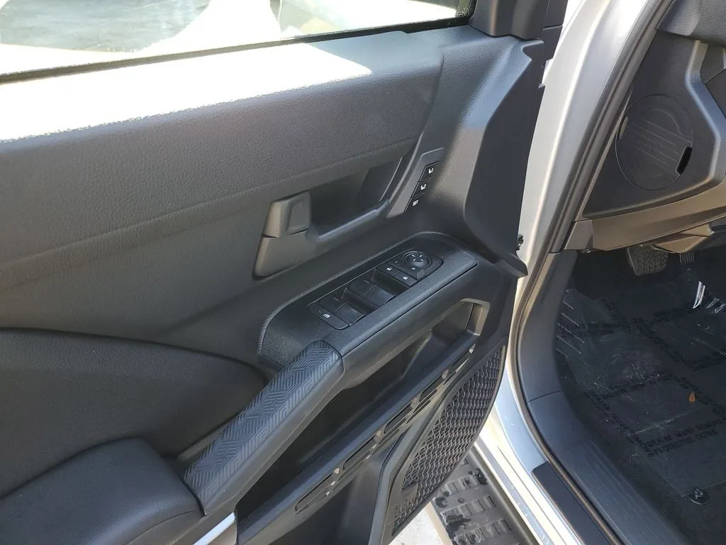 2025 Toyota 4Runner i-FORCE MAX Hybrid TRD Off Road Premium photo 19