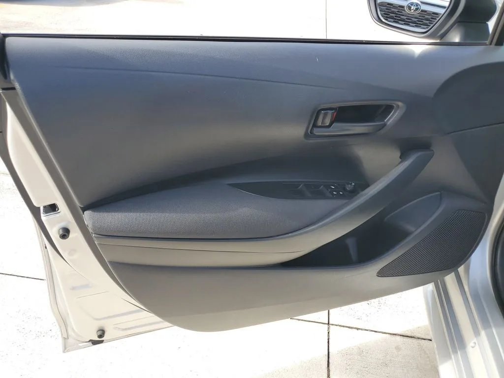 2024 Toyota Corolla Hybrid LE photo 17