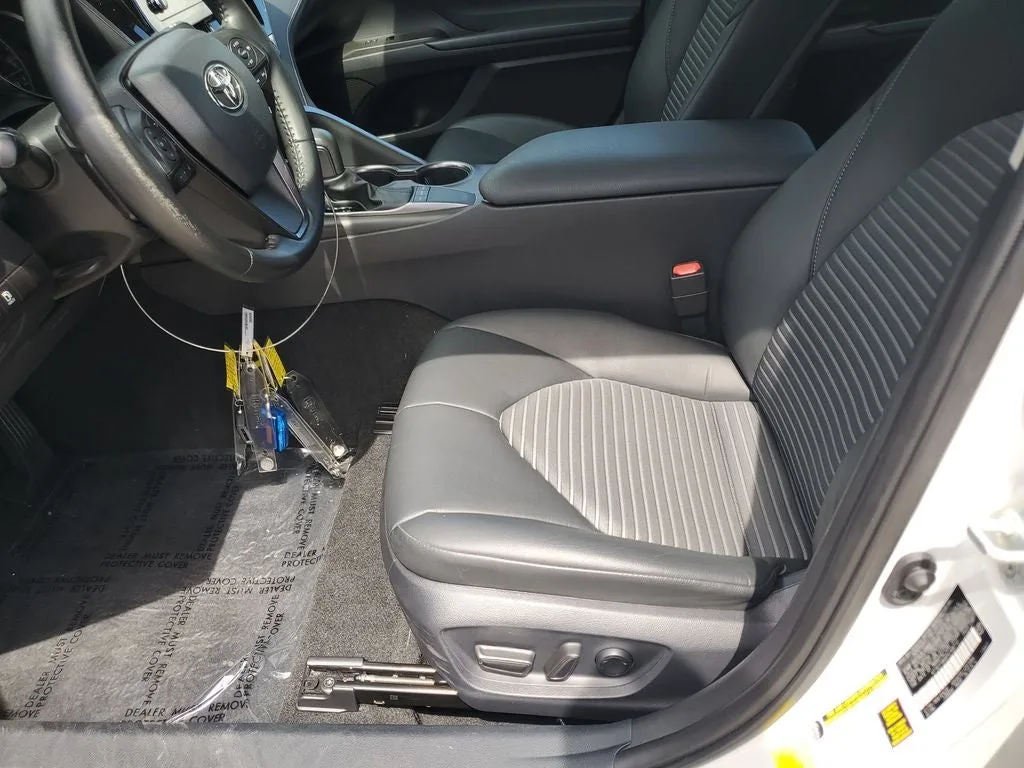 2023 Toyota Camry SE photo 19