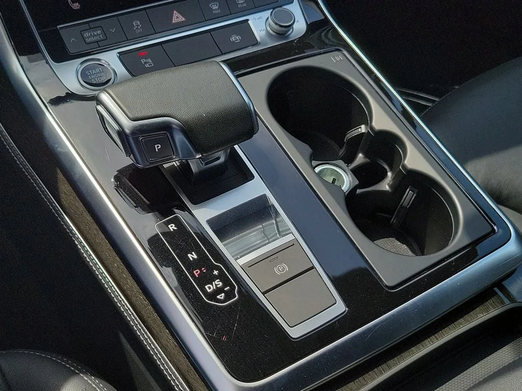 2025 Audi Q7 55 Premium Plus quattro photo 32