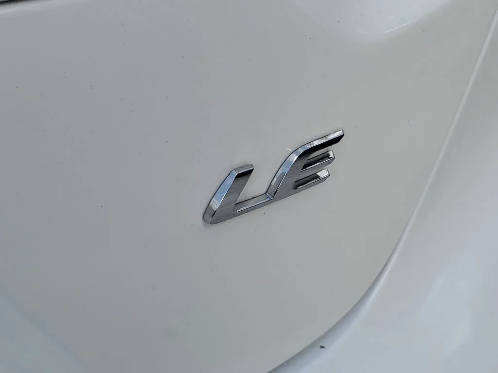 2024 Toyota Corolla LE photo 9