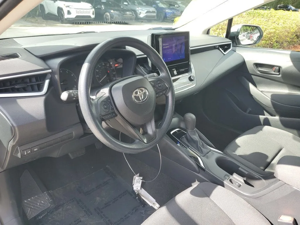 2024 Toyota Corolla LE photo 19