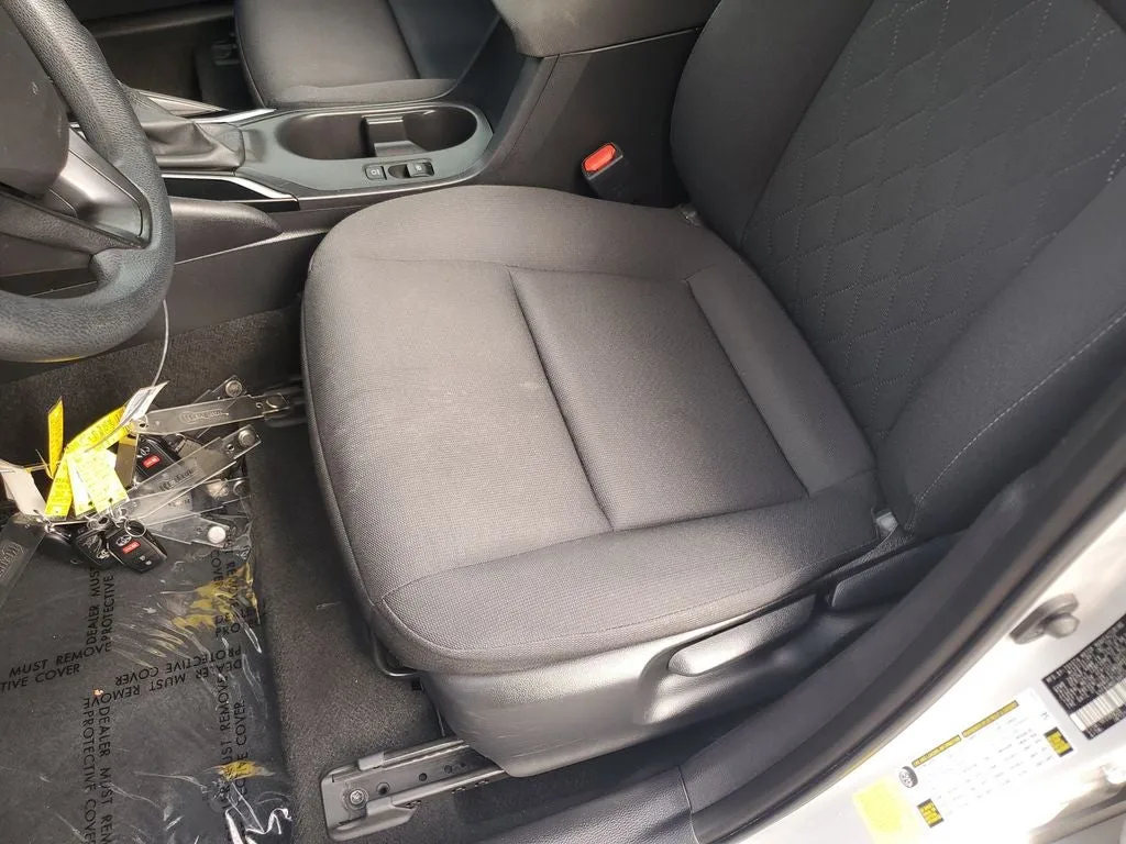 2024 Toyota Corolla LE photo 19