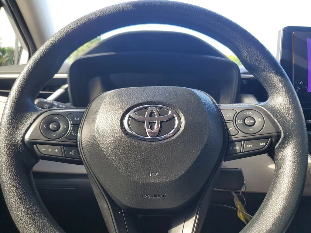 2025 Toyota Corolla LE photo 22