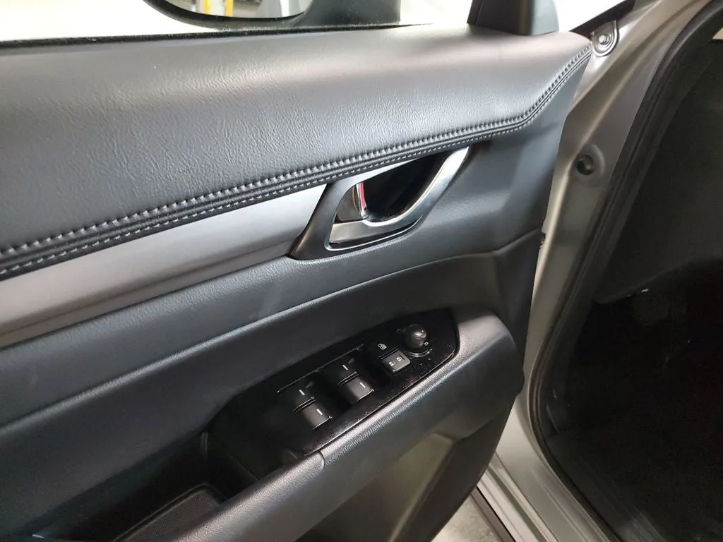 2023 Mazda CX-5 2.5 S Select Package photo 18