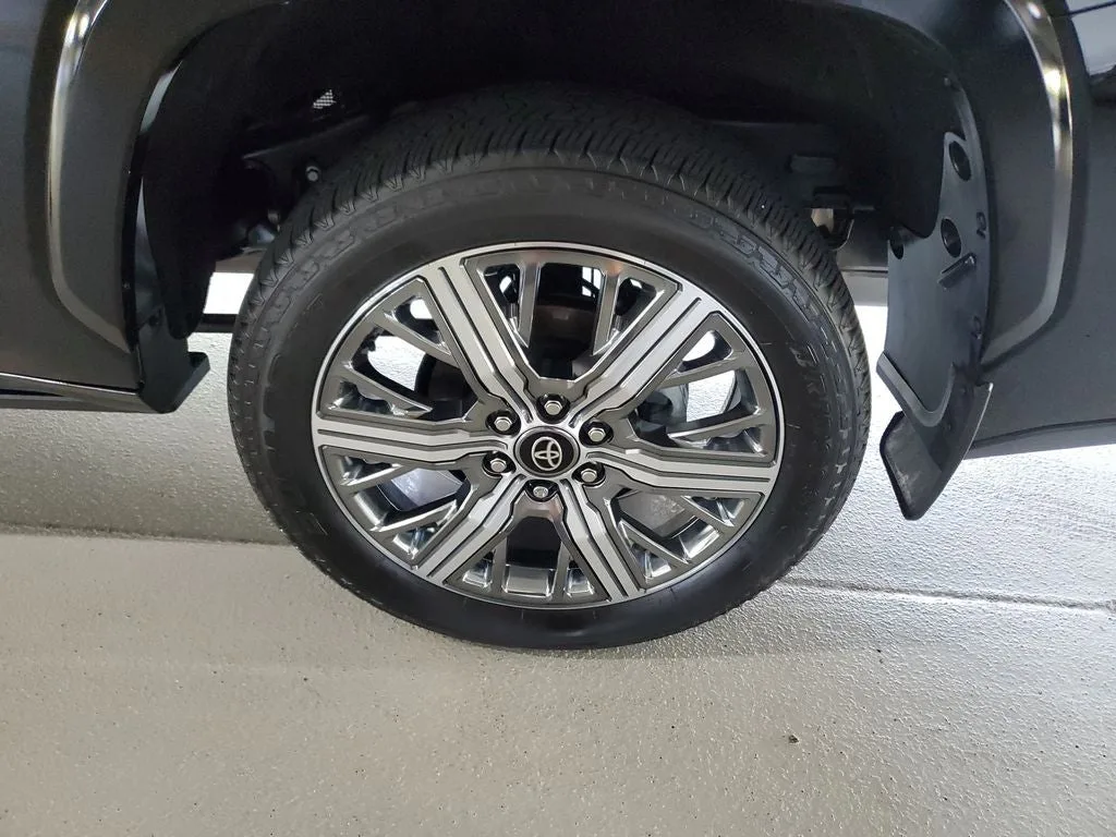 2025 Toyota Sequoia Capstone photo 7